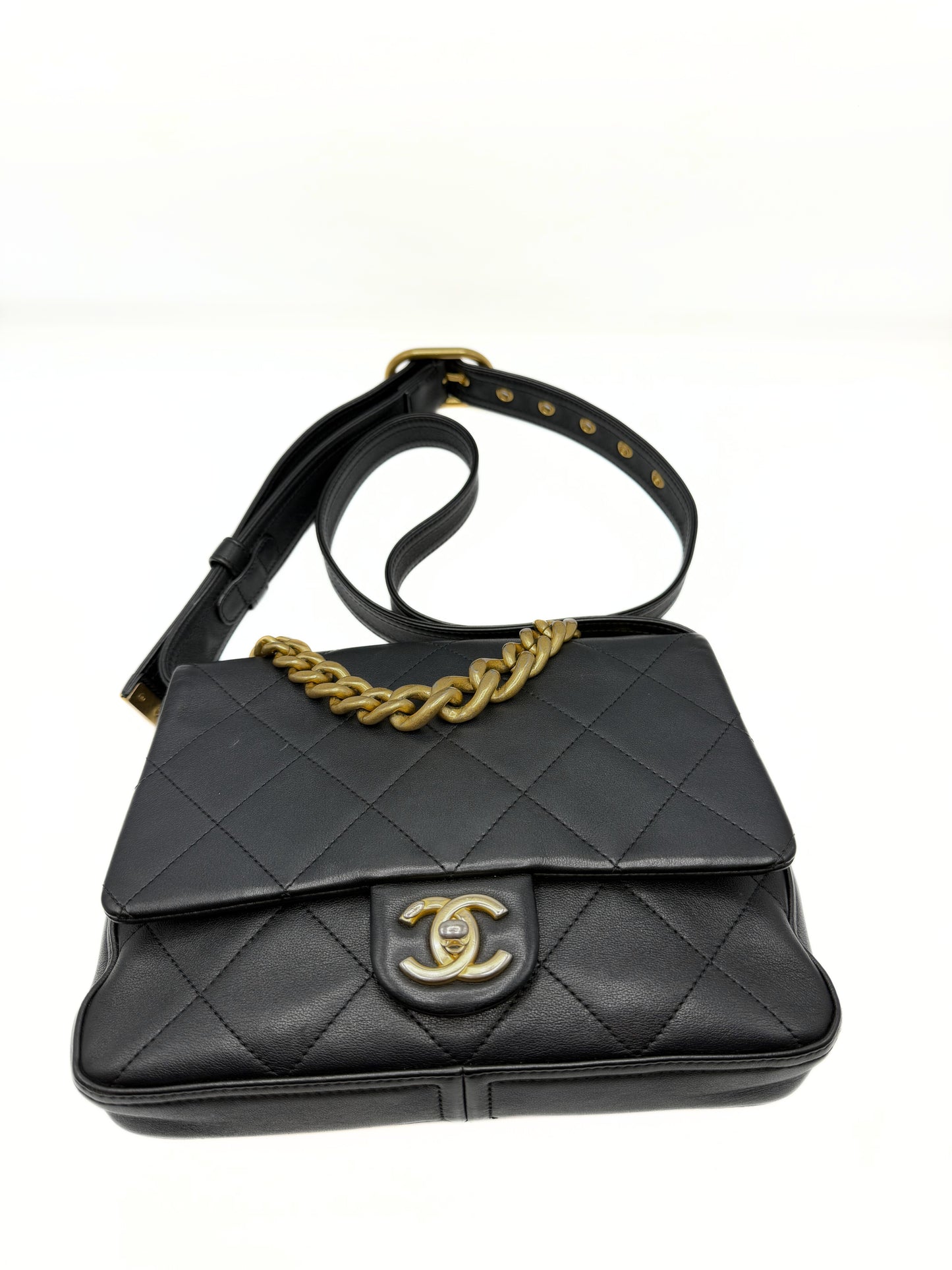 CHANEL | Chain Handle Flap Bag