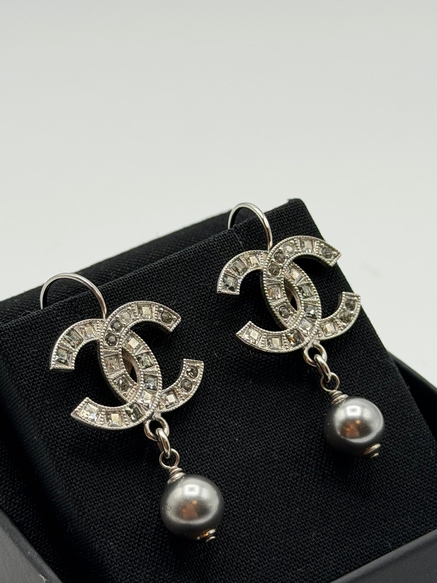 CHANEL | CC Earrings With Pearls