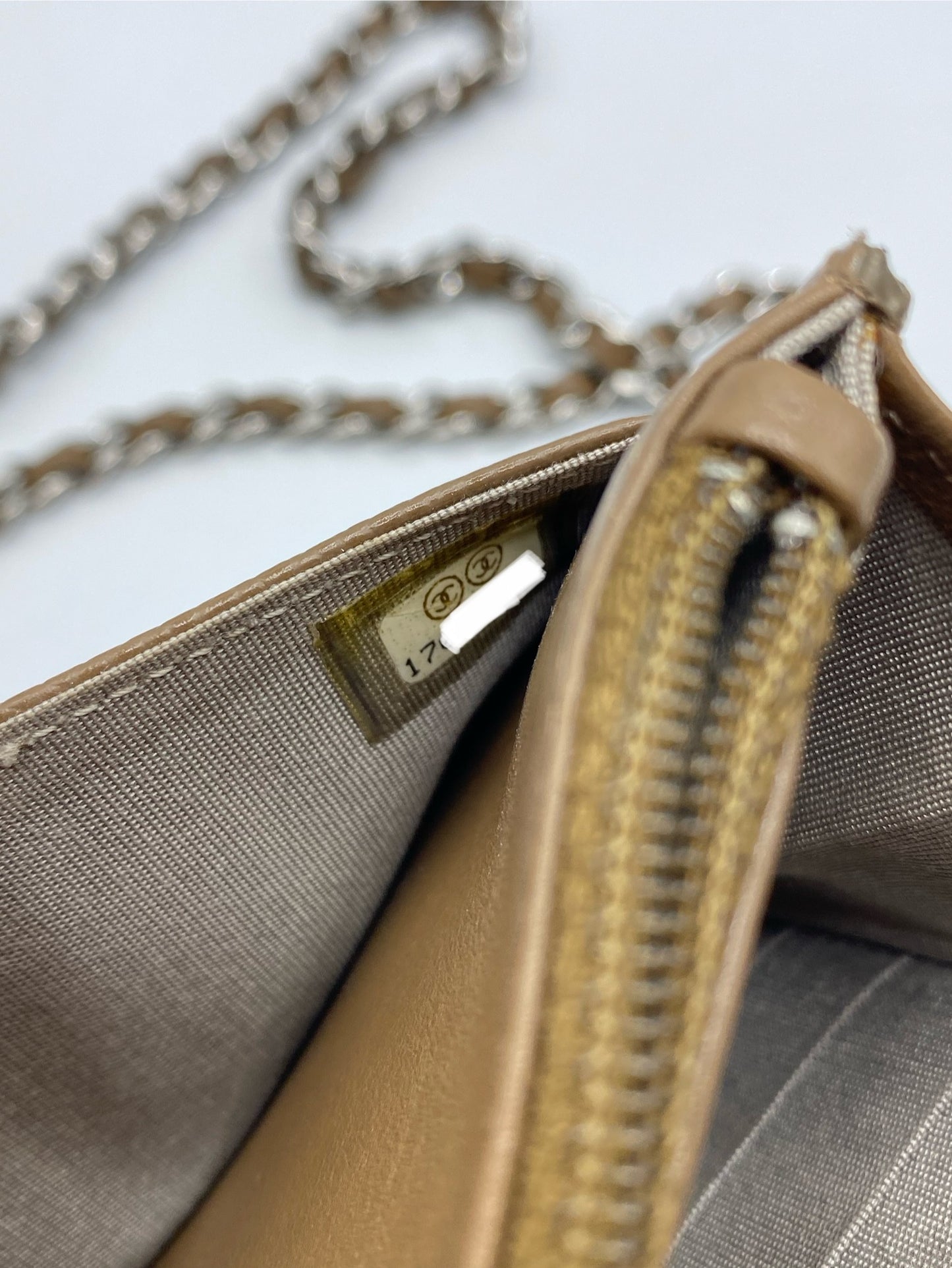 CHANEL | CC Wallet on Chain Khaki