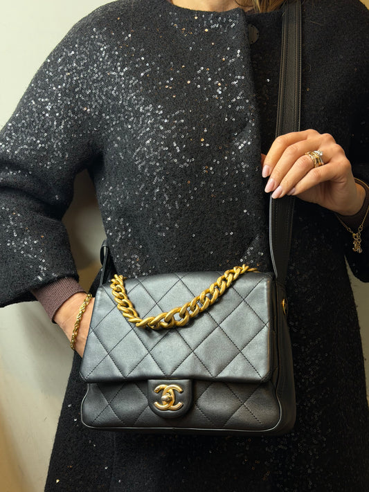 CHANEL | Chain Handle Flap Bag