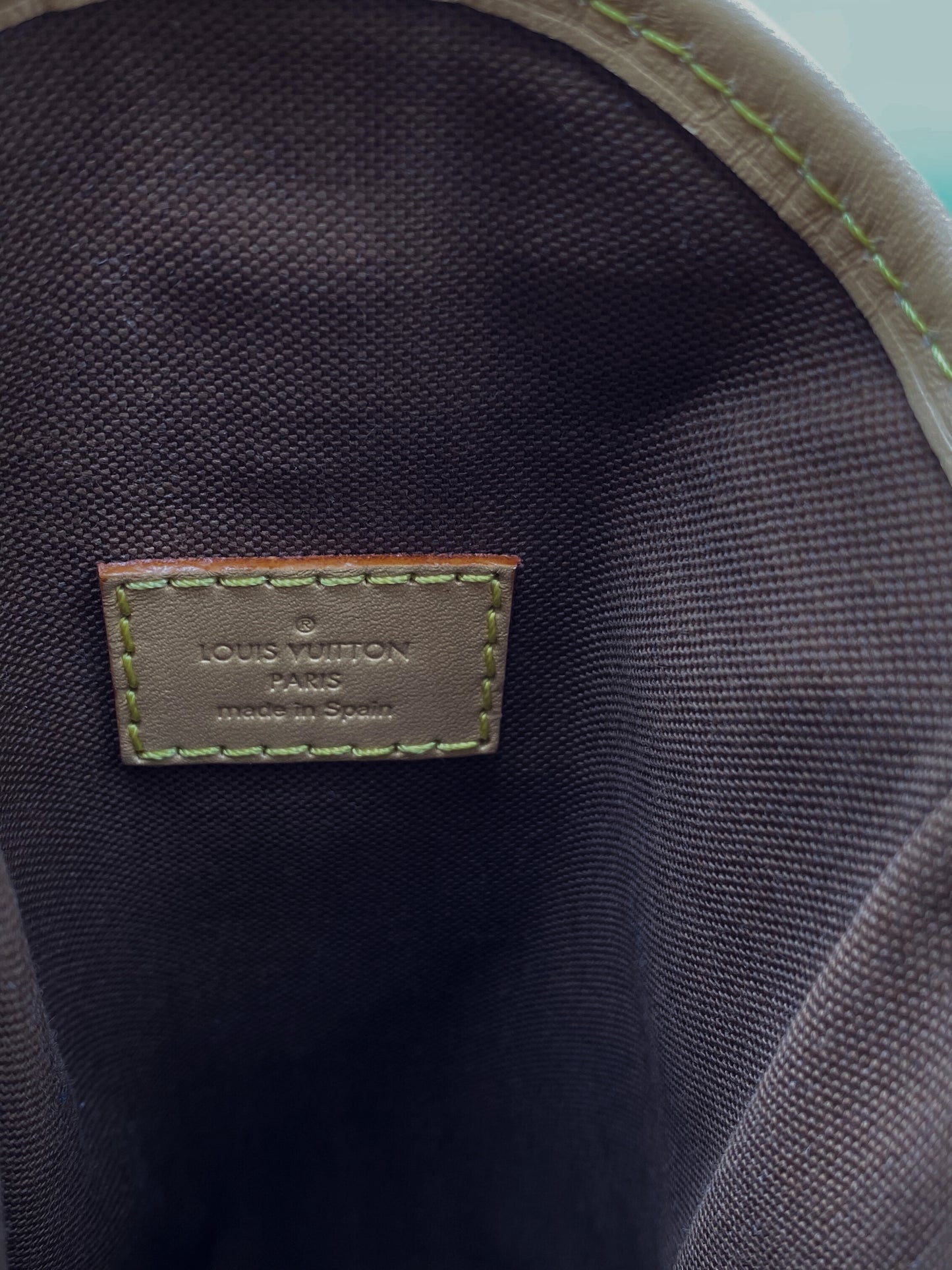 LOUIS VUITTON | Fold Me Pouch