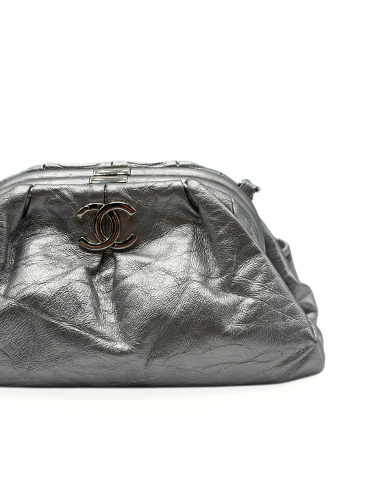 CHANEL | Kiss Lock Silver Chain Clutch