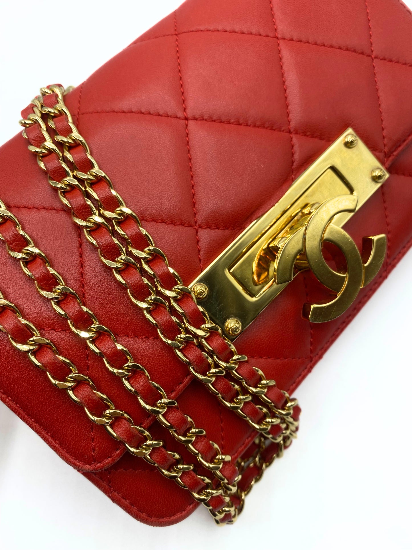CHANEL | Golden Class Wallet on Chain