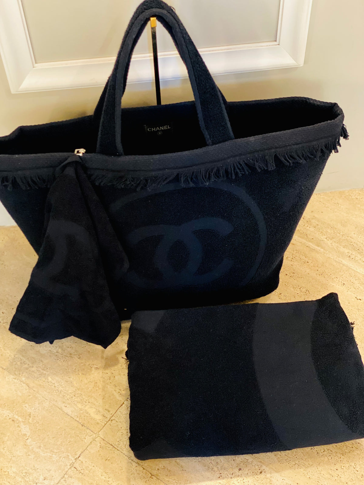 CHANEL | BLACK BEACH BAG & TOWEL