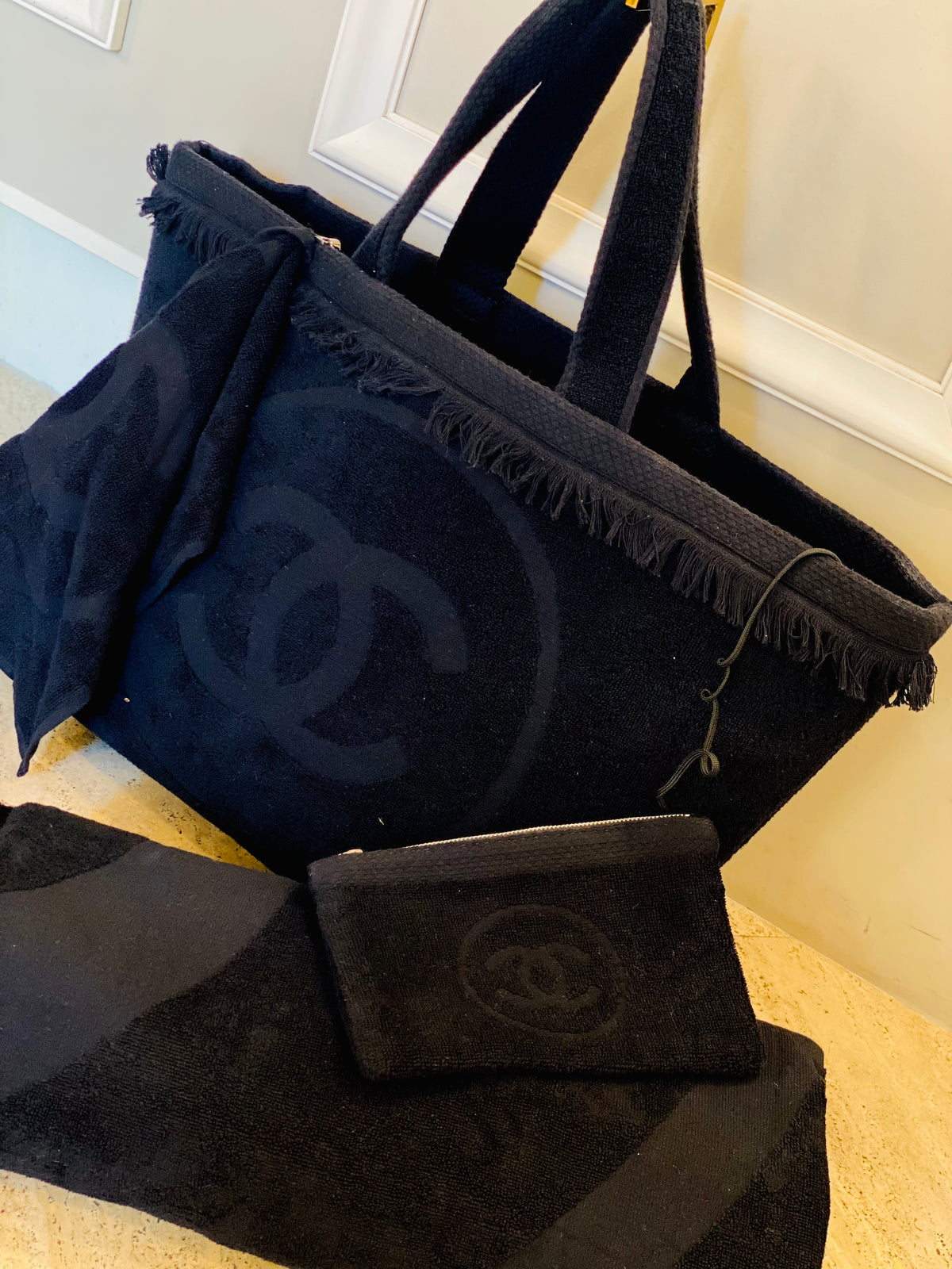 CHANEL | BLACK BEACH BAG & TOWEL