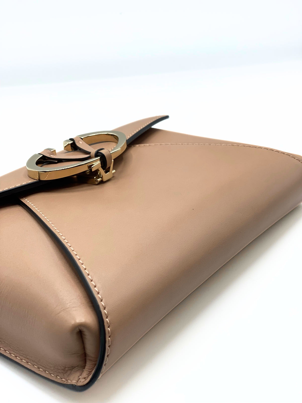 VALENTINO | V Rivet Clutch