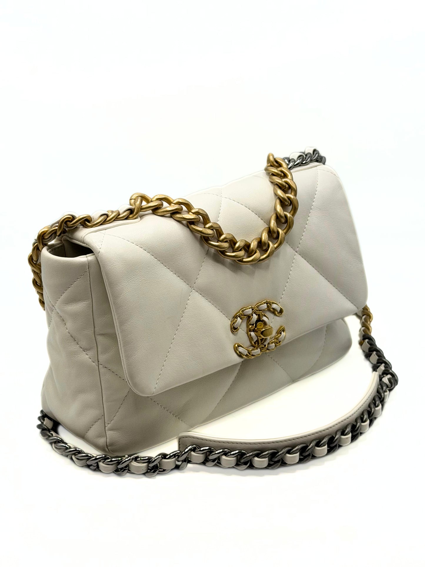 CHANEL | 19 Flap Bag Medium – White