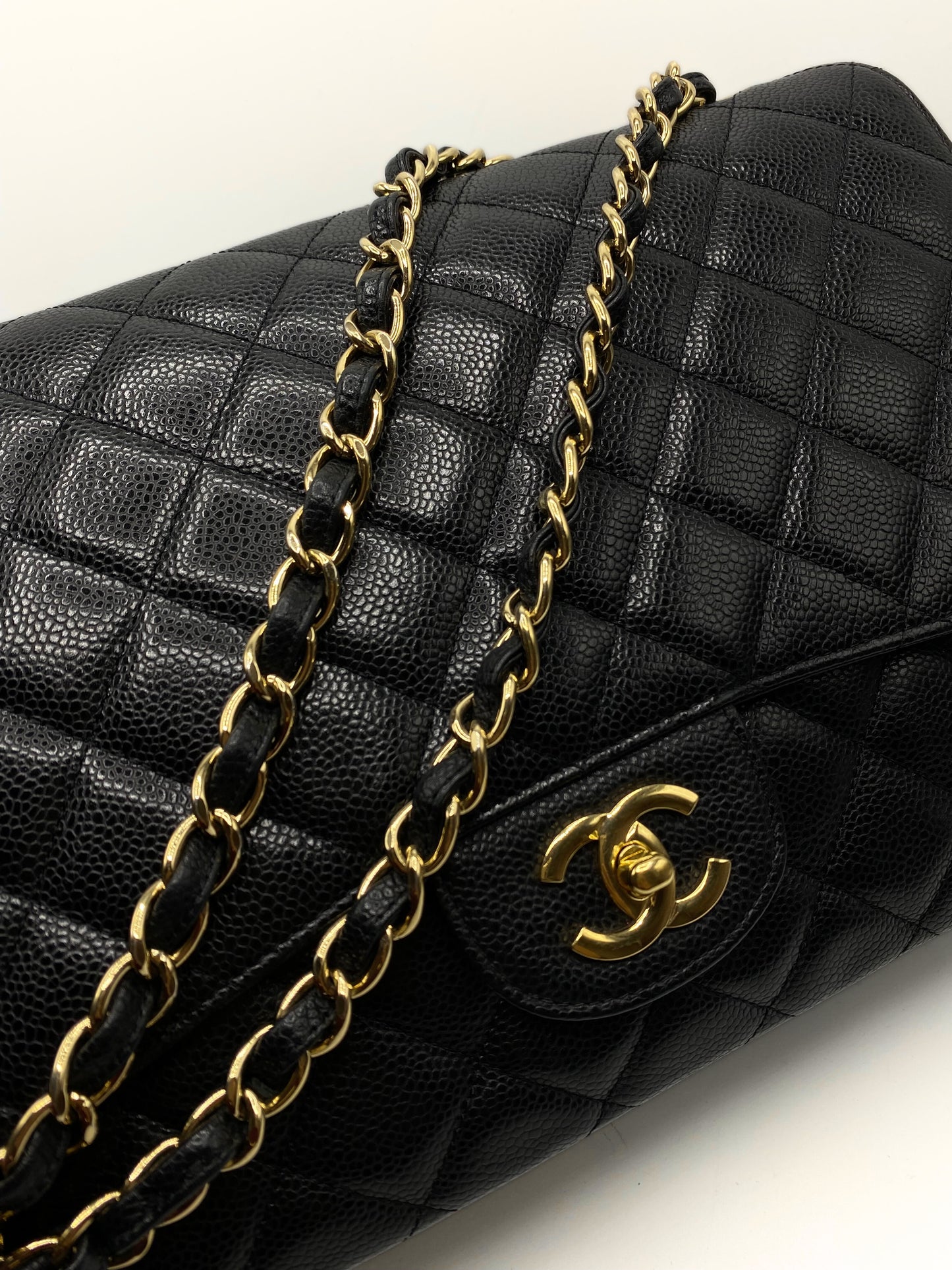 CHANEL | Maxi Jumbo Black Caviar