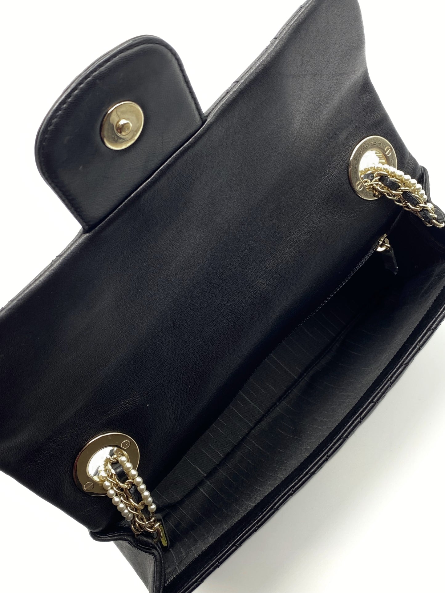 CHANEL | Westminster Pearl Chain Flap