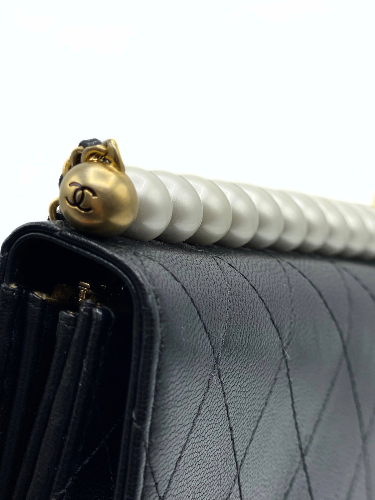 CHANEL | Chic Pearls Wallet On Chain