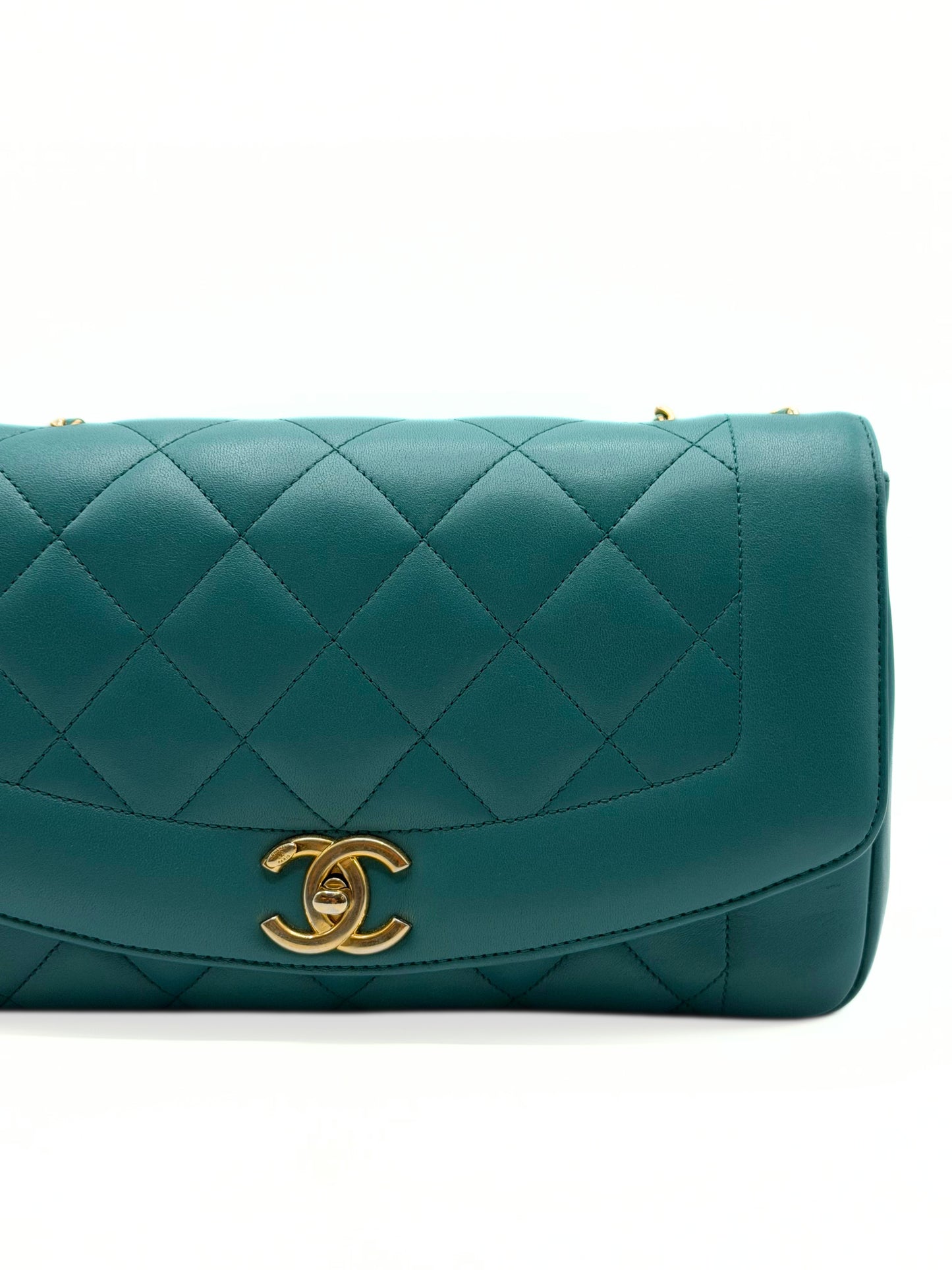 CHANEL | Diana Reissue Jumbo Classic Flap Bag