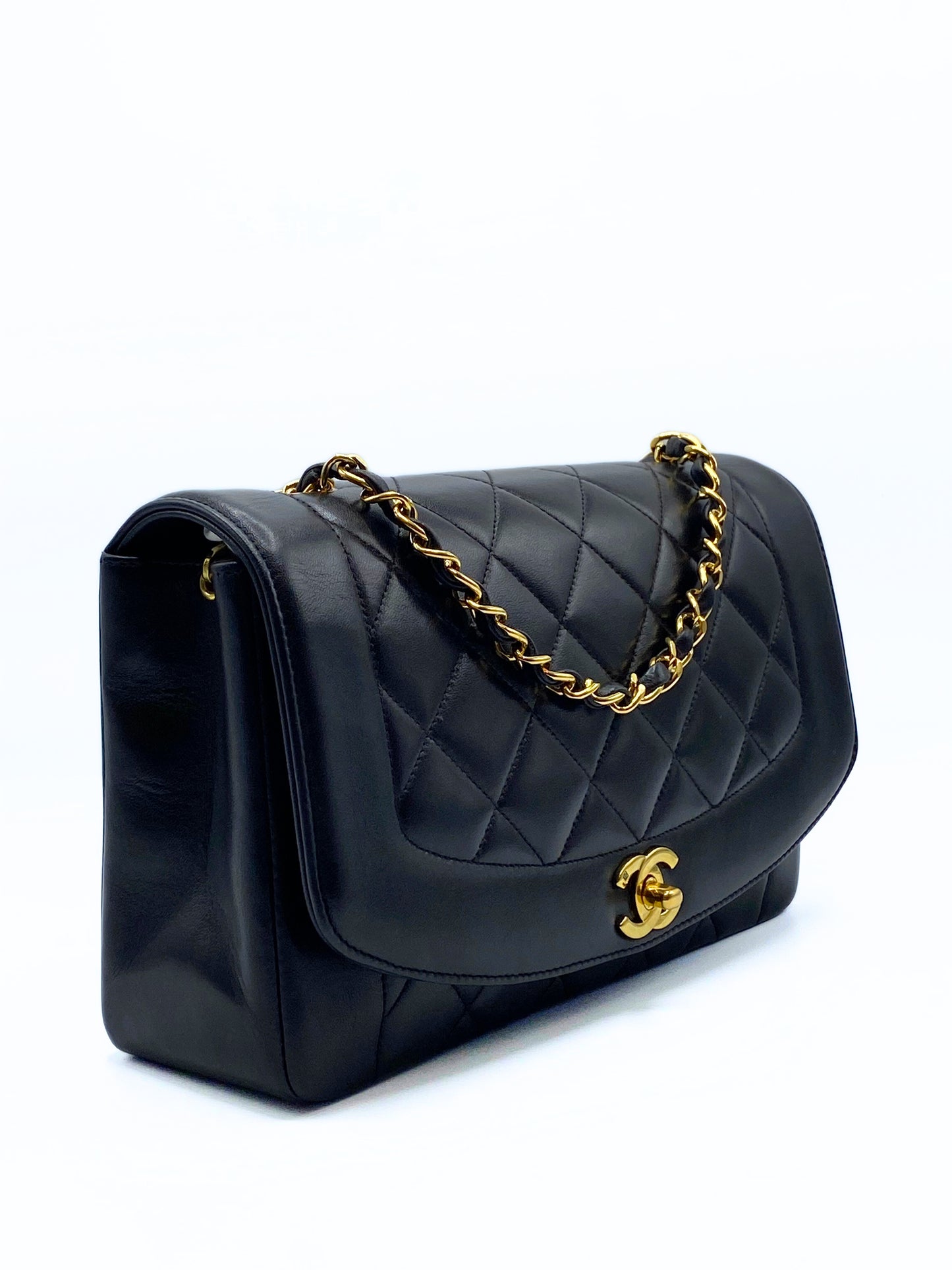CHANEL | Diana Vintage Medium