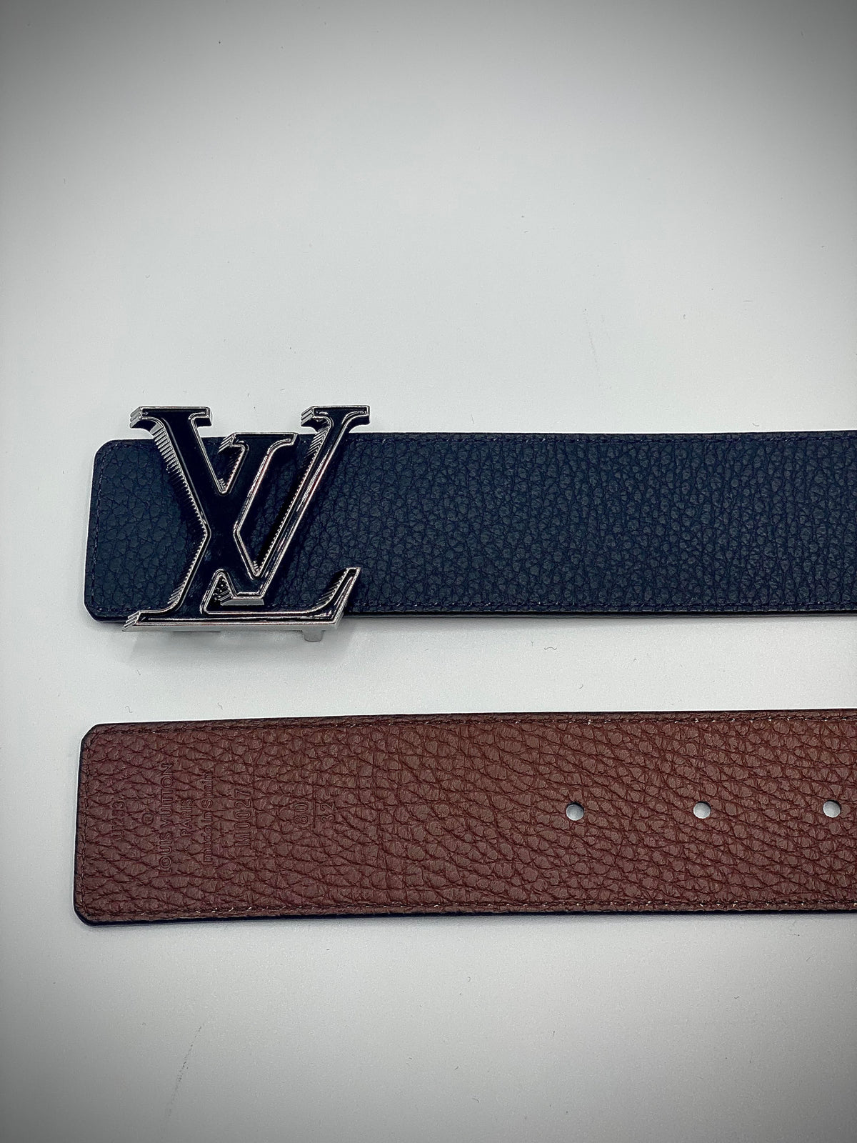 LOUIS VUITTON | Riversible  Initials Belt