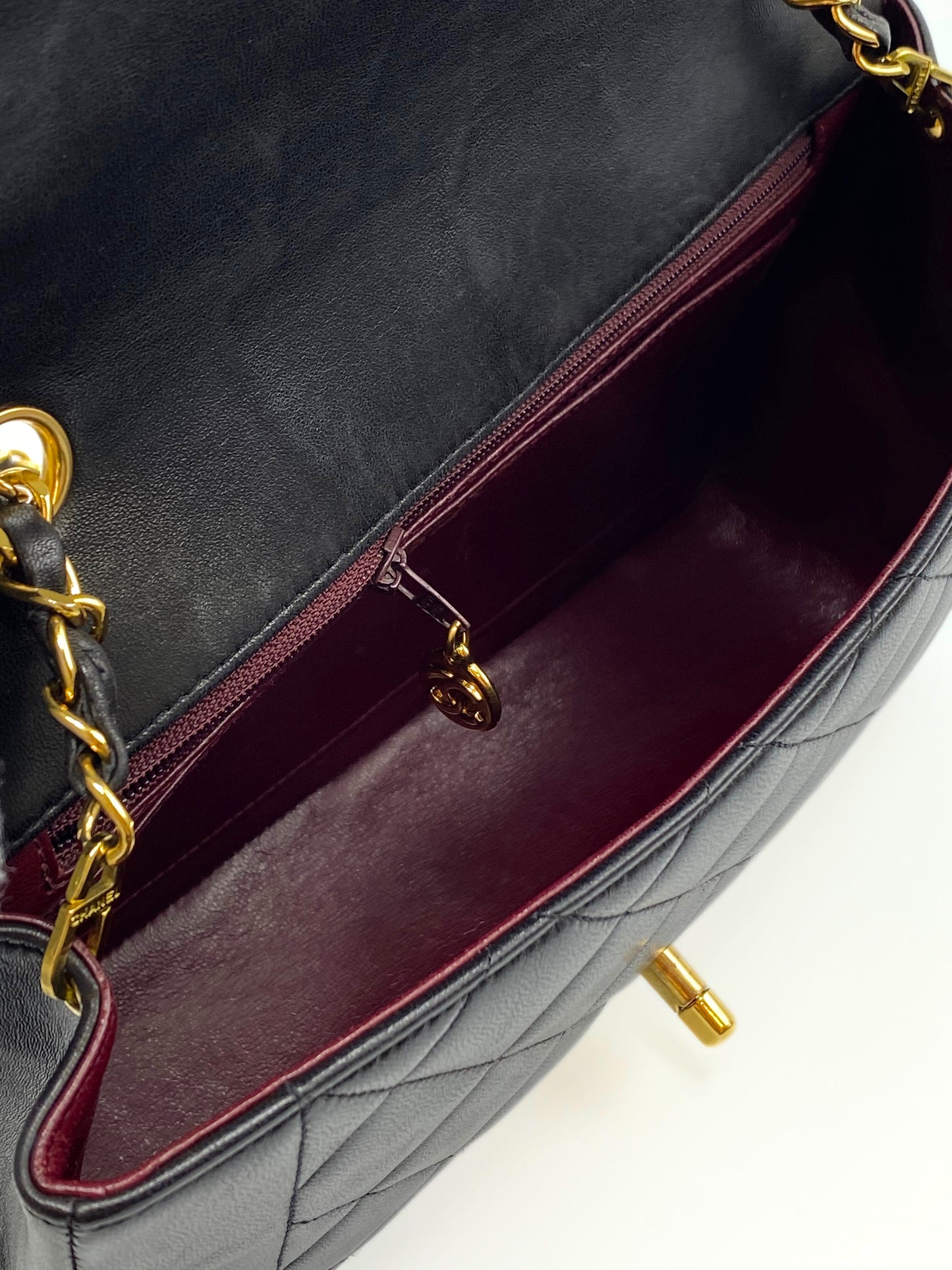 CHANEL | Diana Vintage Medium