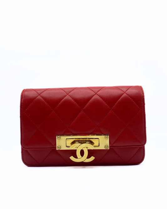 CHANEL | Golden Class Wallet on Chain