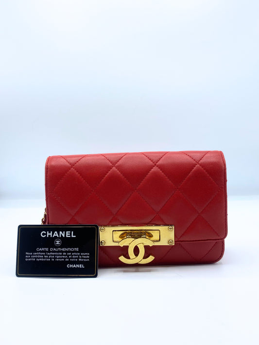 CHANEL | Golden Class Wallet on Chain