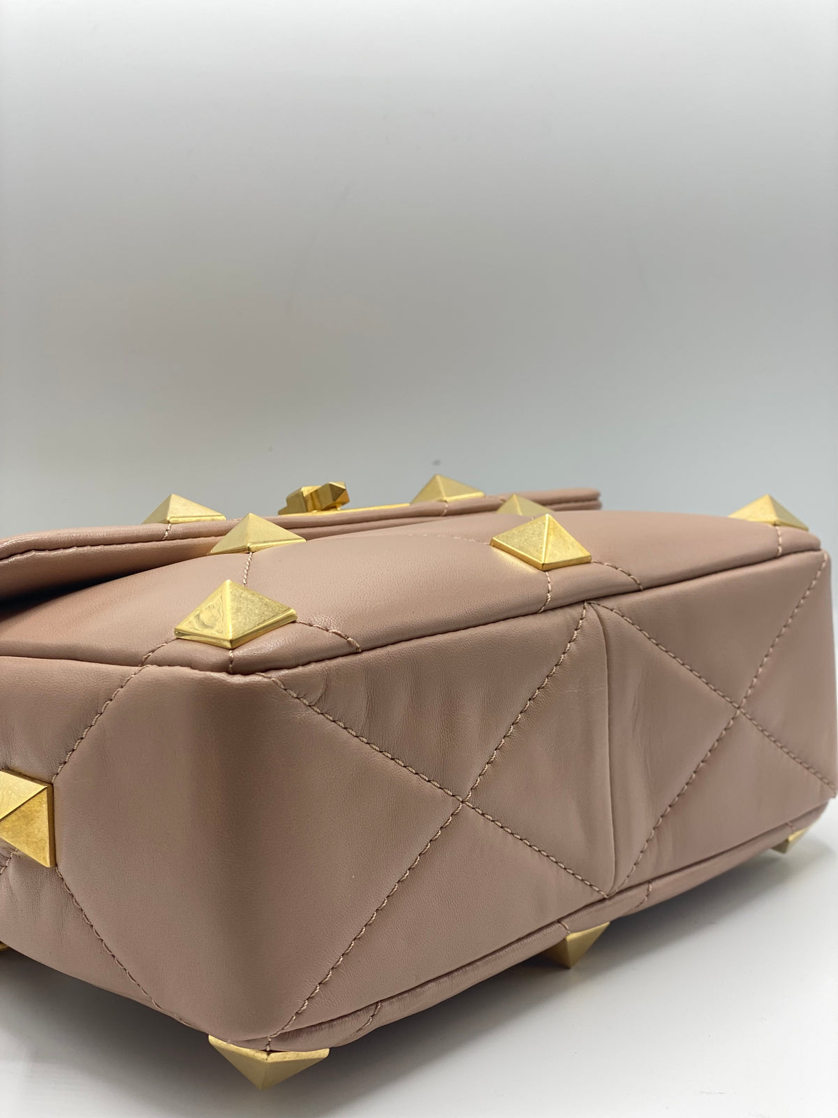 VALENTINO GARAVANI | Roman Stud Nappa Leather Medium Chain Bag