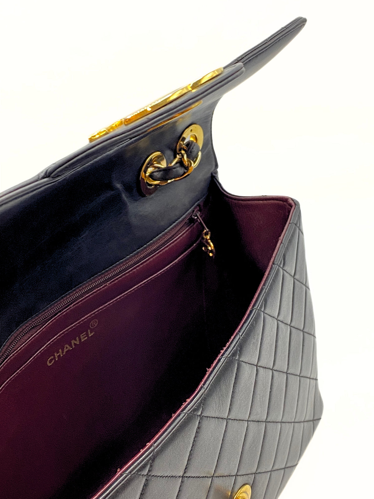CHANEL | Maxi Logo Vintage