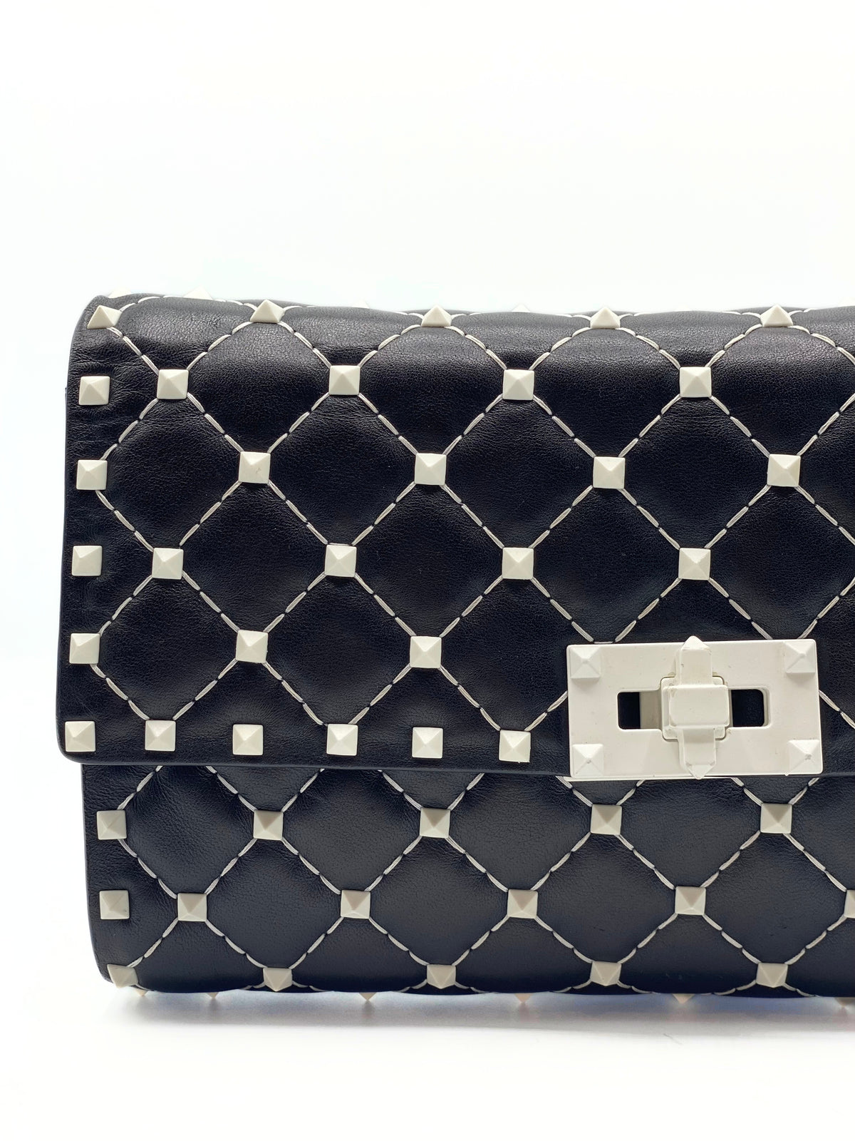 VALENTINO | Rockstud Wallet On Chain