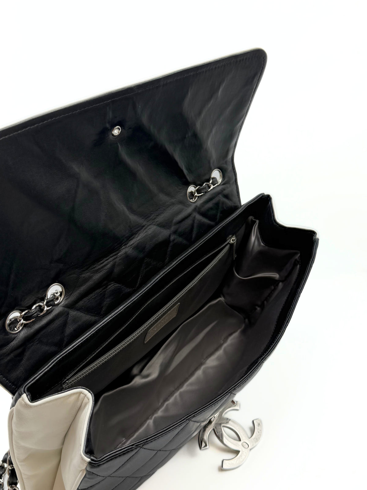 CHANEL | CC Cruise Jumbo Flap Bicolor