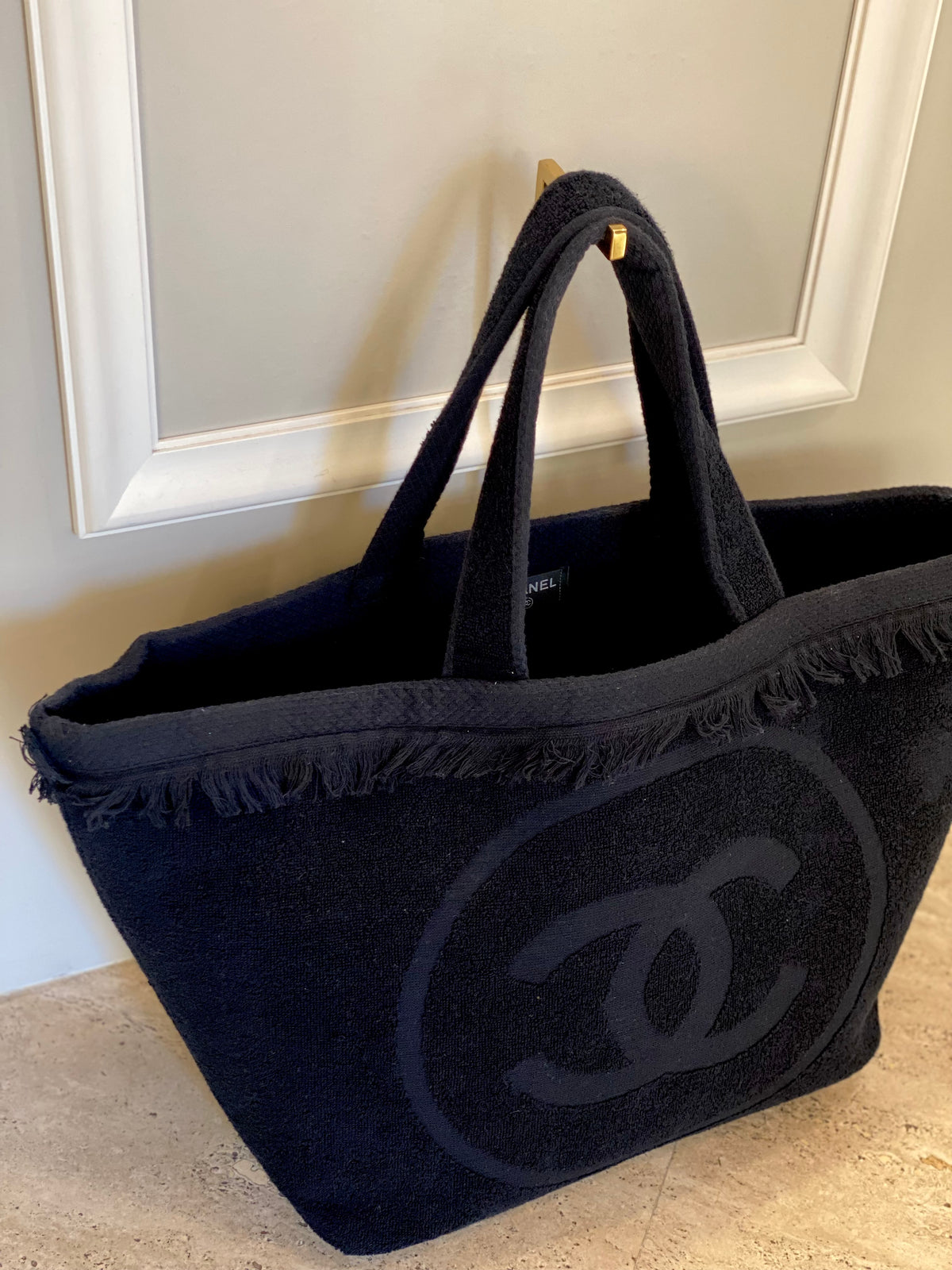 CHANEL | BLACK BEACH BAG & TOWEL