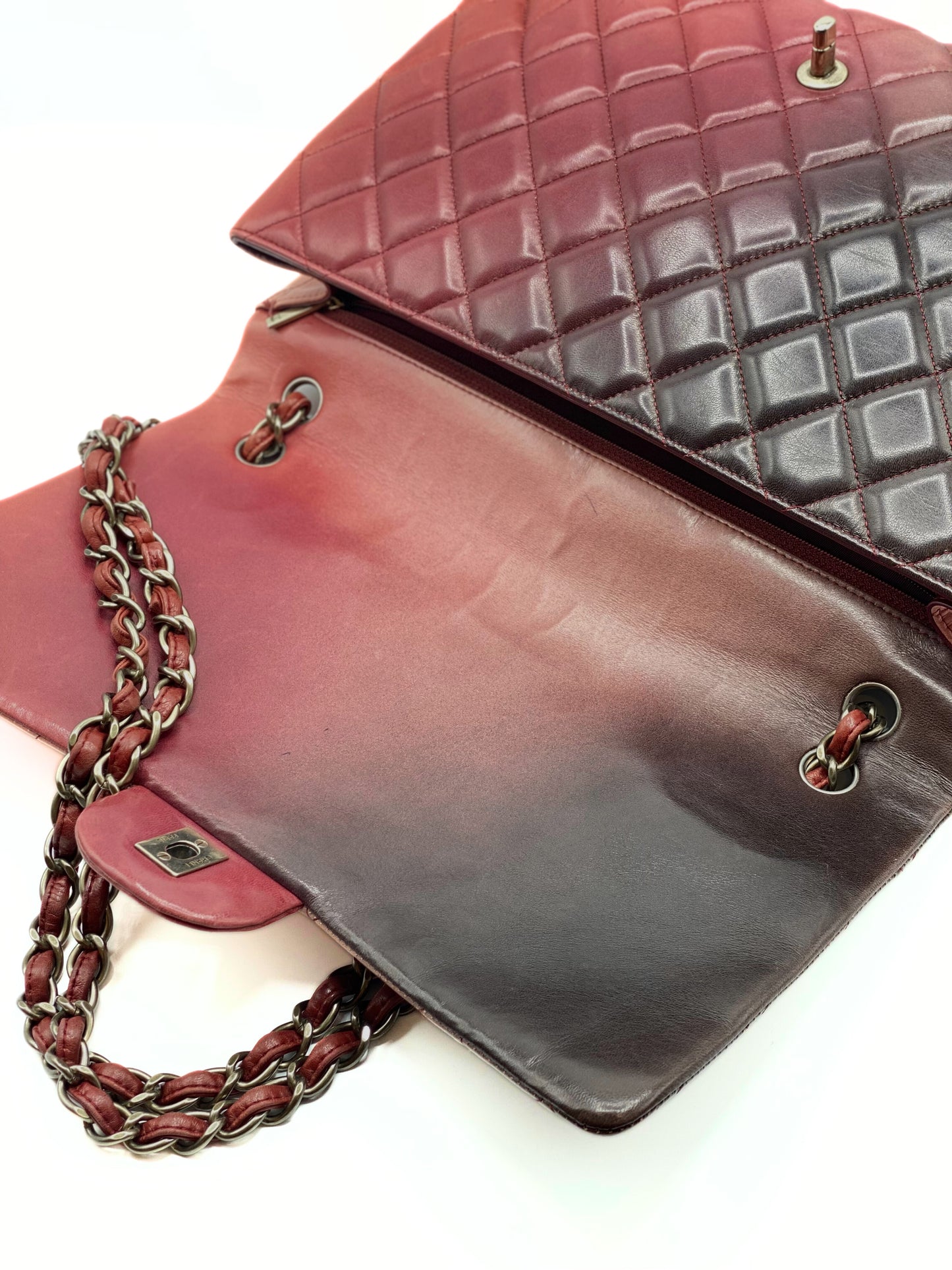 CHANEL | Maxi Jumbo Single Flap Ombre Degradé