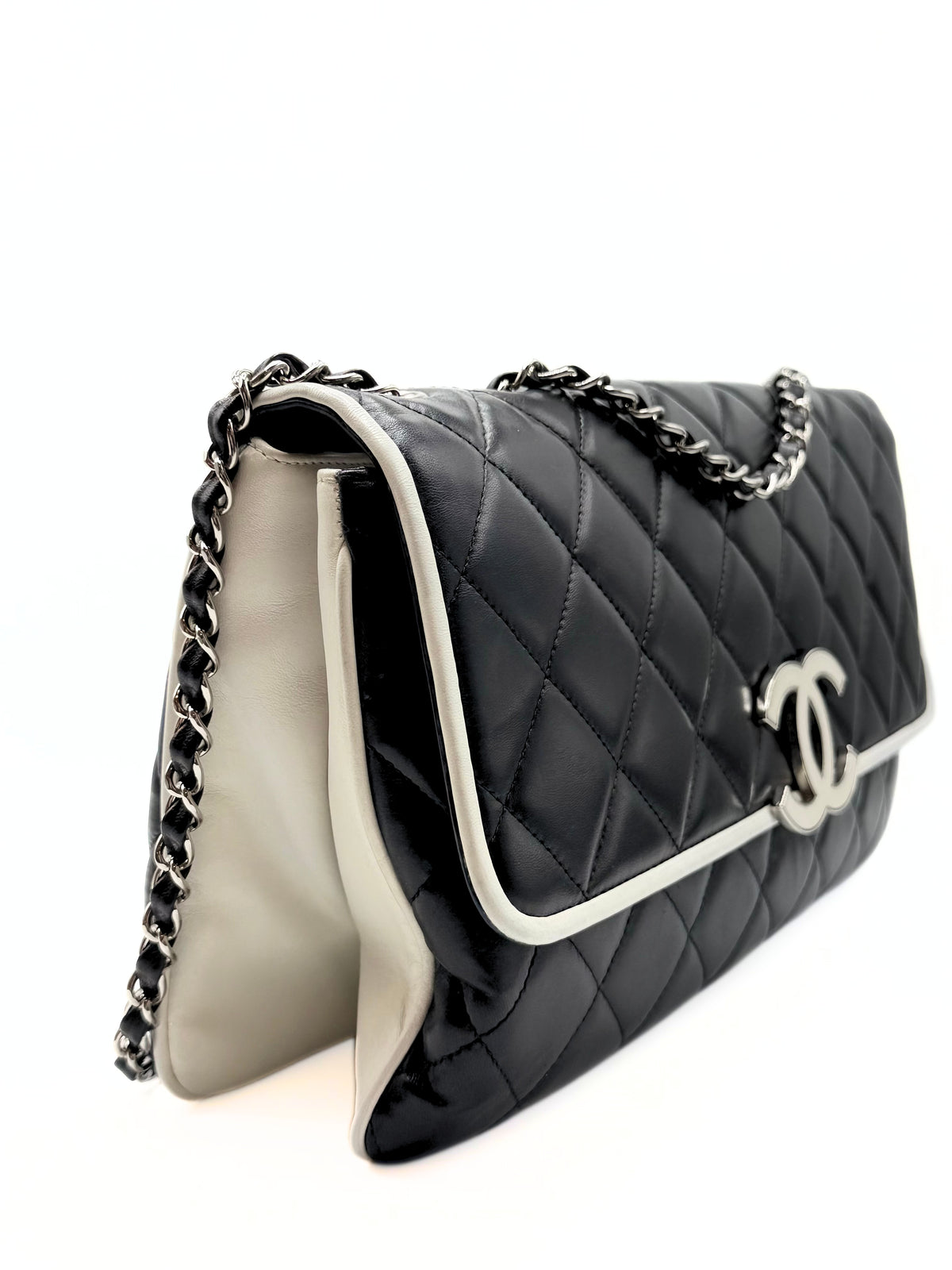 CHANEL | CC Cruise Jumbo Flap Bicolor