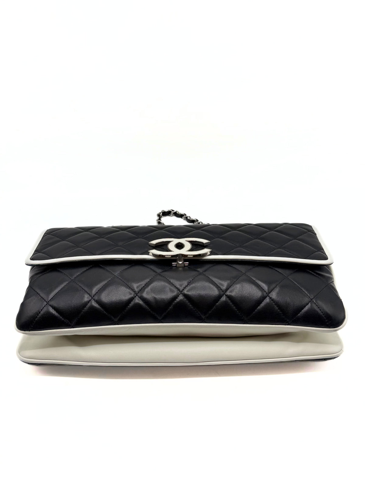 CHANEL | CC Cruise Jumbo Flap Bicolor
