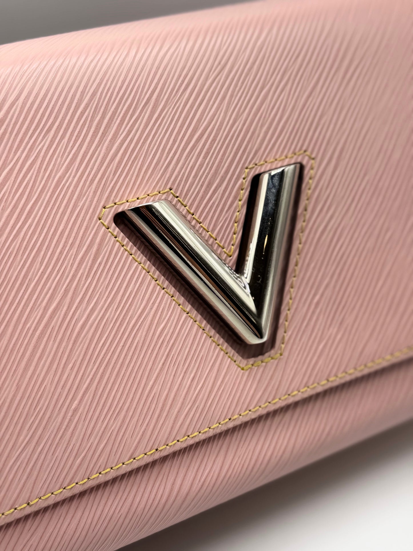 LOUIS VUITTON | Pink Epi Leather Twist MM Shoulder Bag