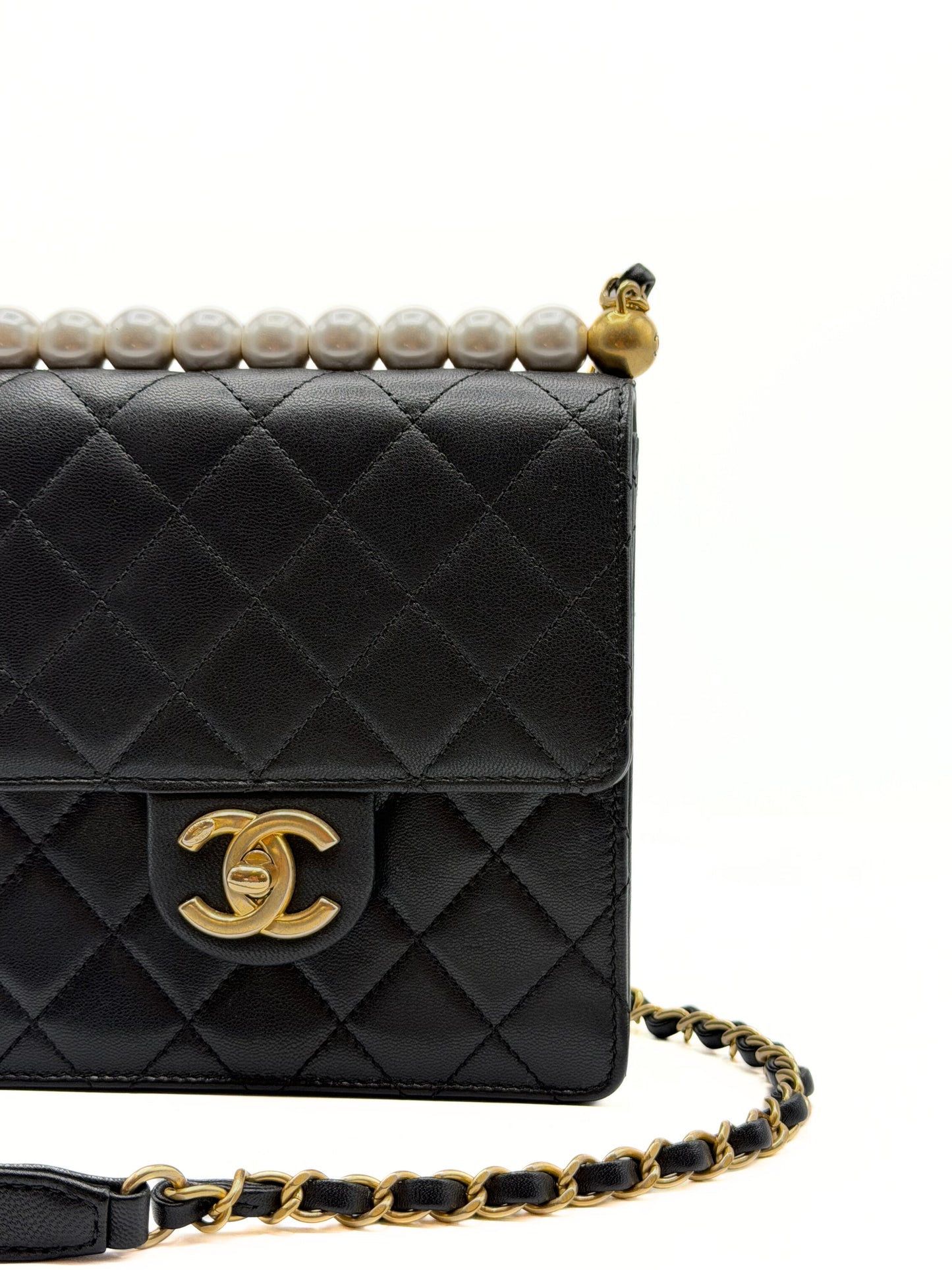 CHANEL | Mini Chic Pearl