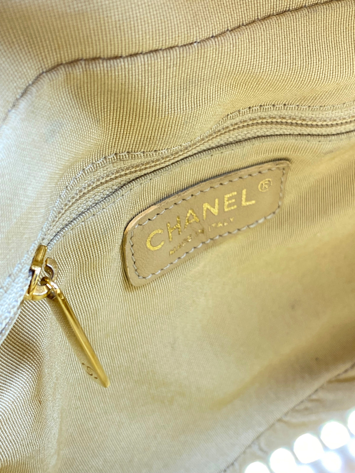 CHANEL | Pst In Beige Caviar