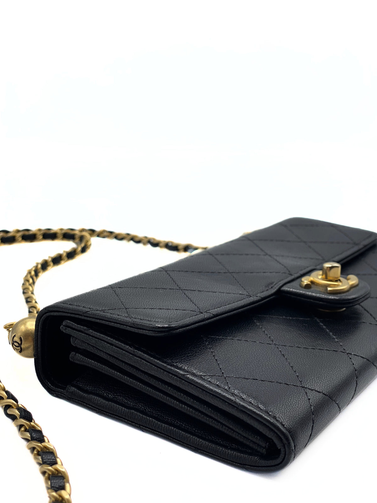 CHANEL | Chic Pearls Wallet On Chain