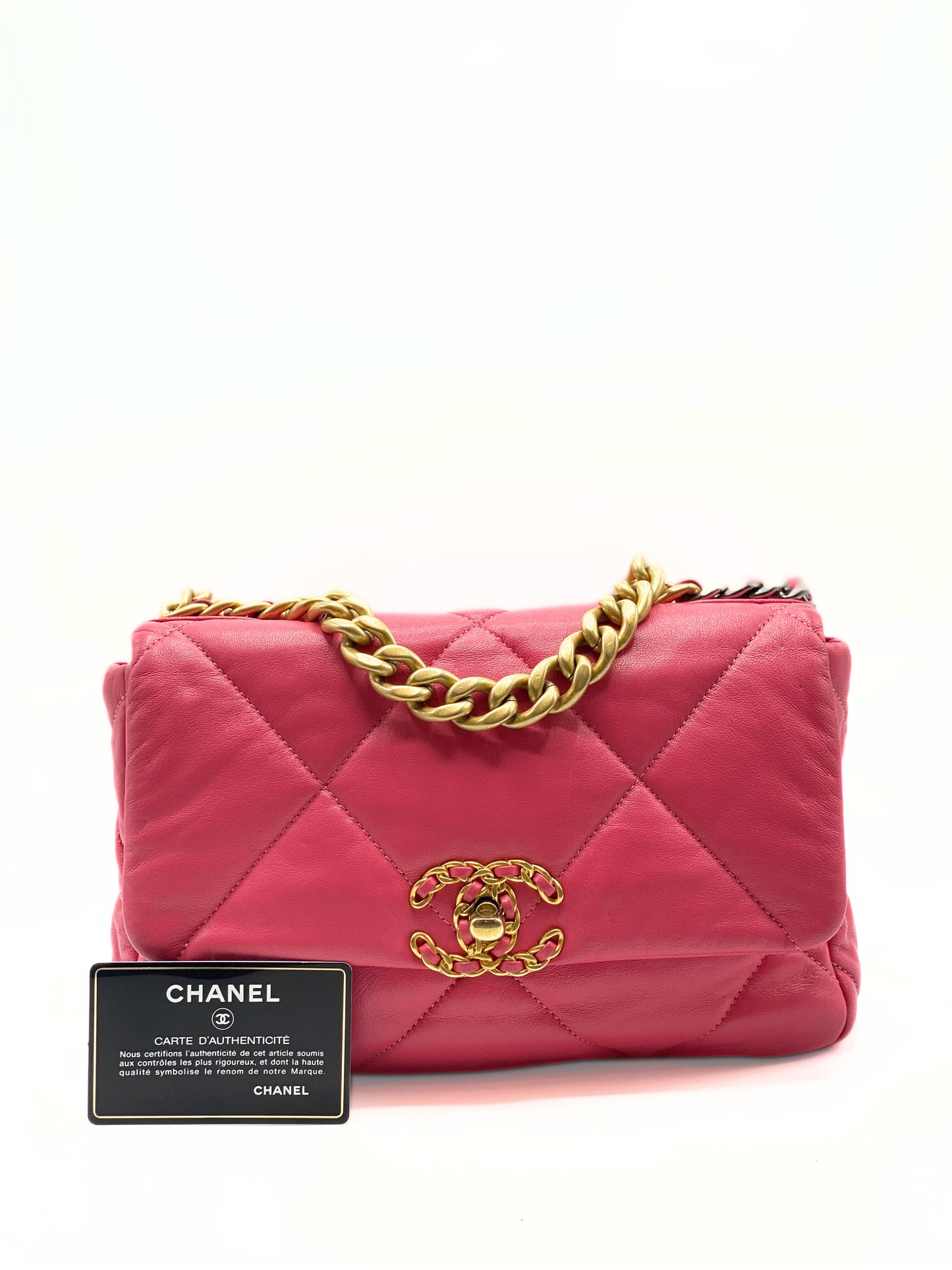 CHANEL | Small 19 Flap Bag