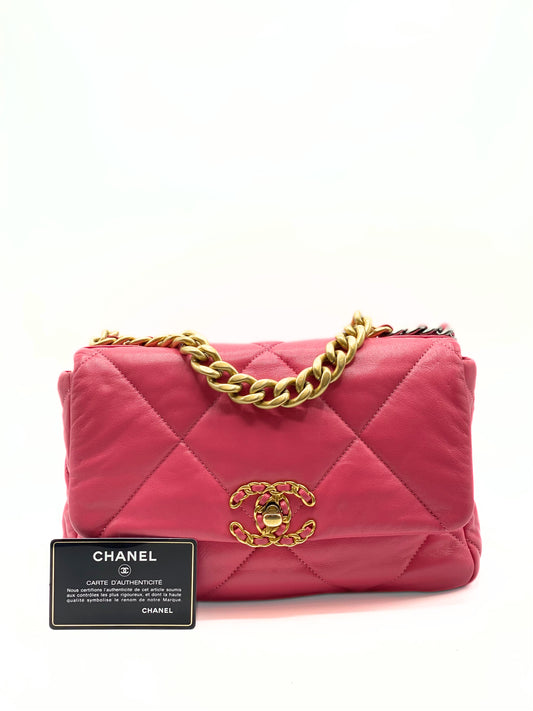 CHANEL | Small 19 Flap Bag