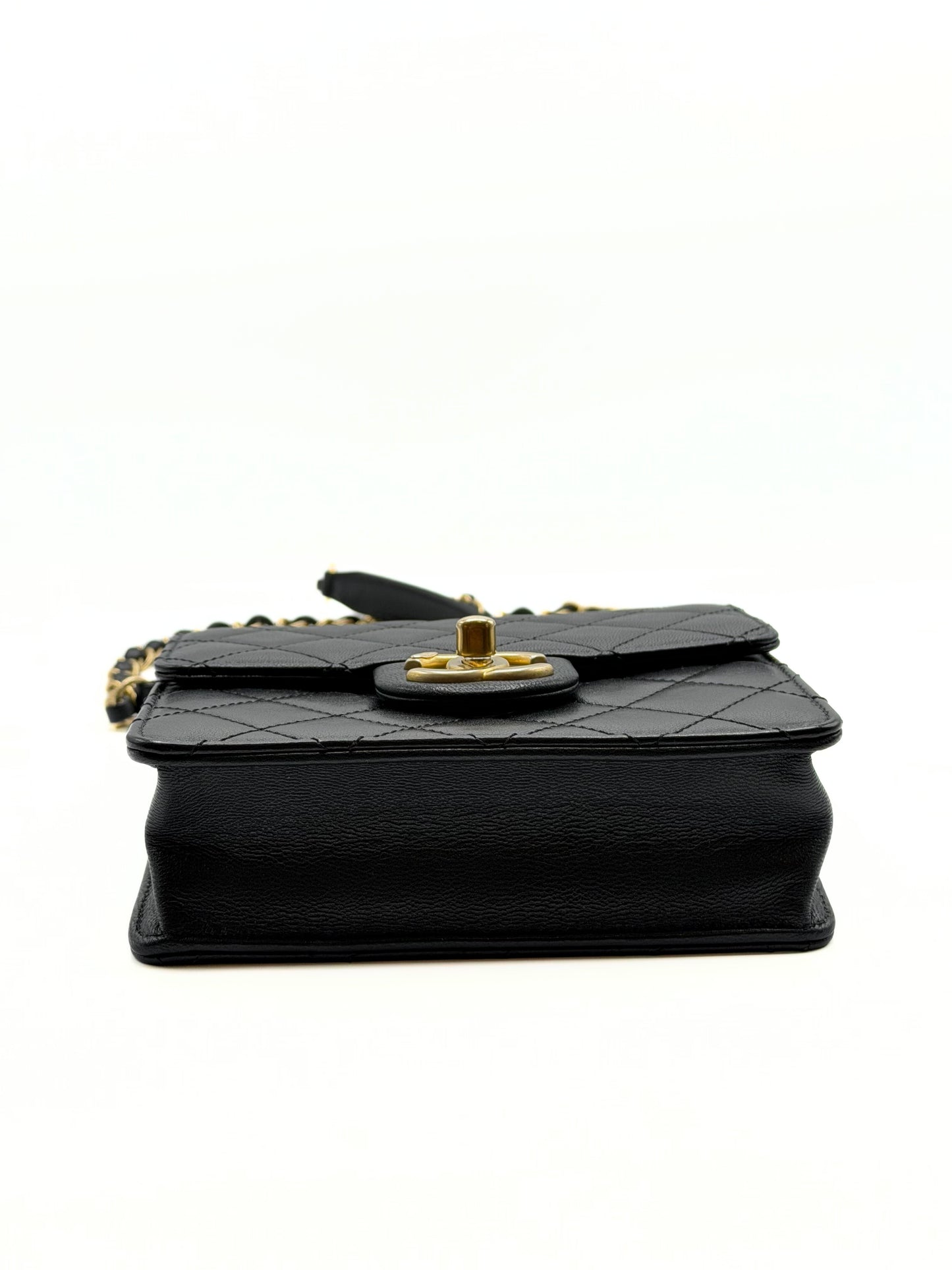 CHANEL | Mini Chic Pearl