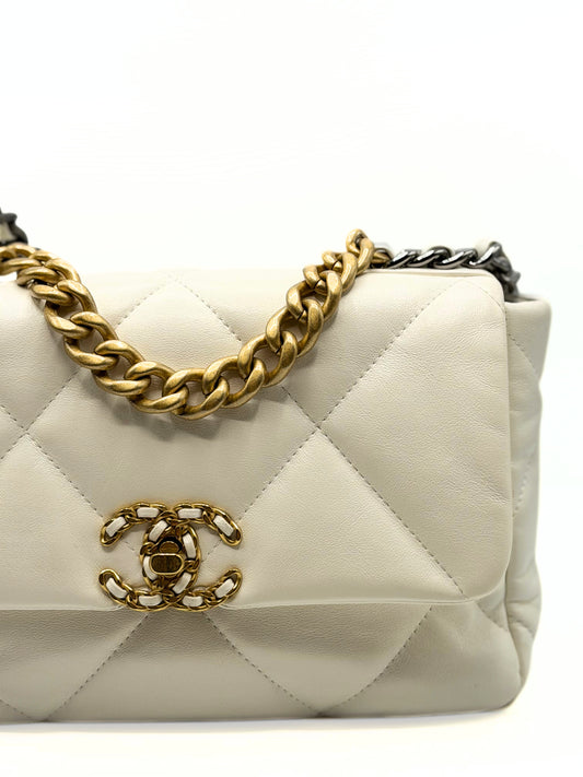CHANEL | 19 Flap Bag Medium – White