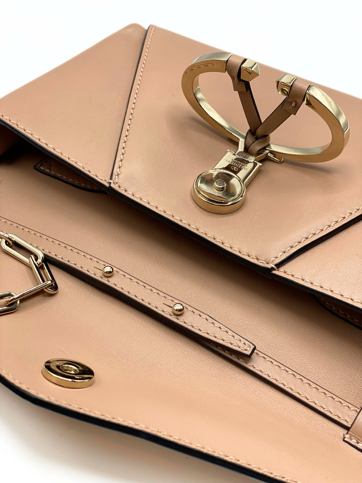 VALENTINO | V Rivet Clutch