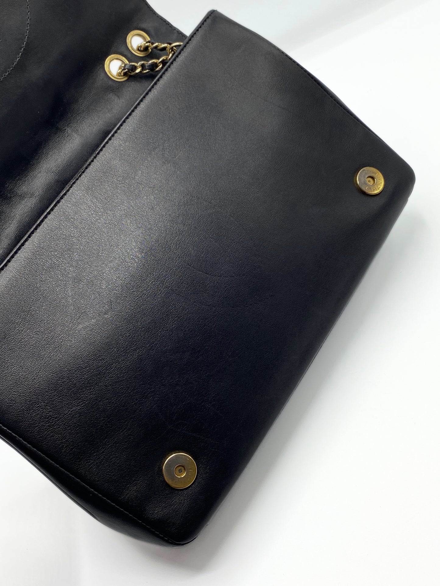 CHANEL | CC Full Flap Diamond Quilt