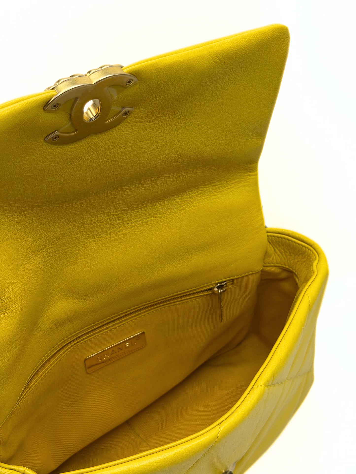CHANEL |  19 Flap Bag Medium – Yellow