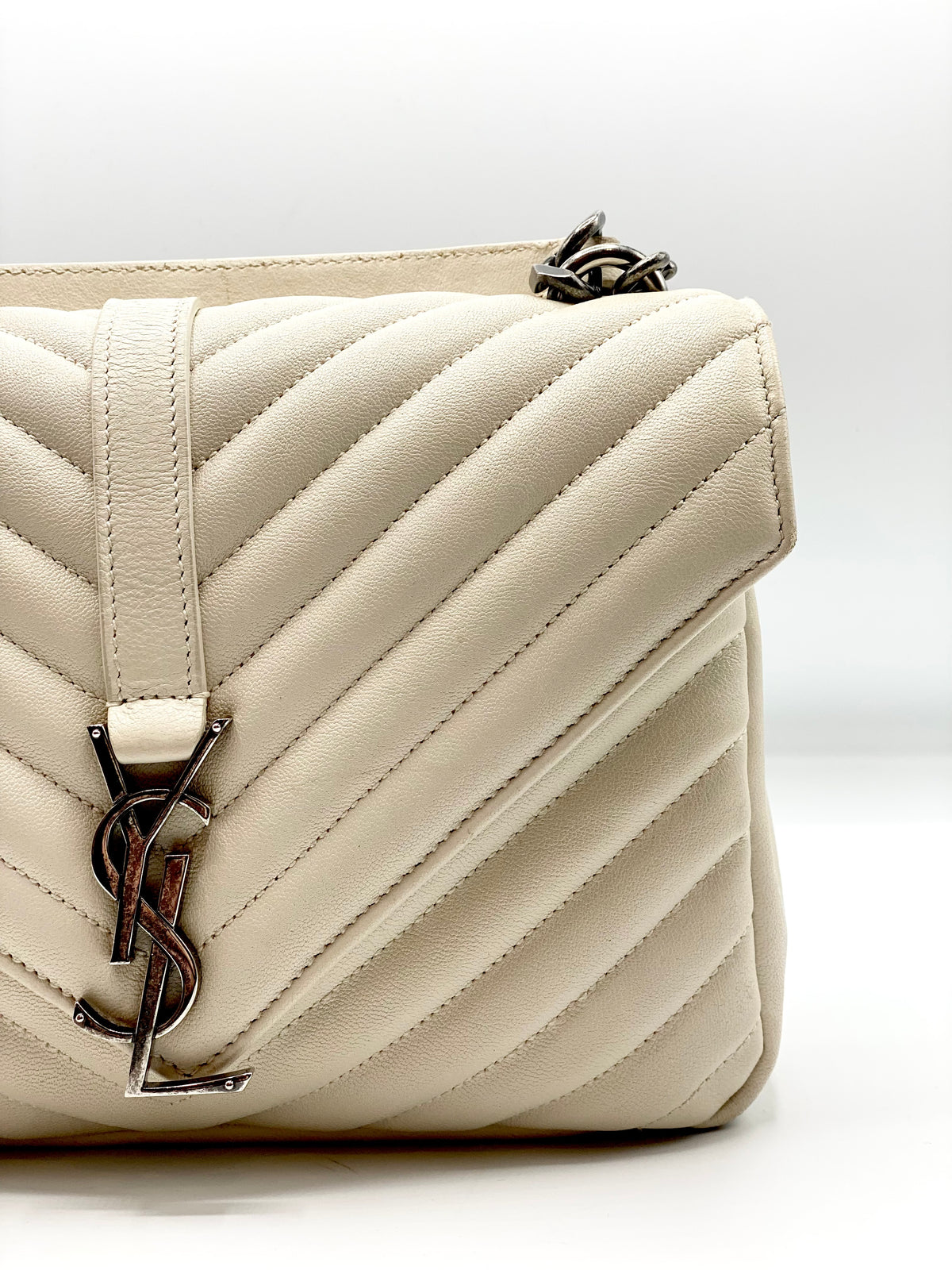 SAINT LAURENT | College White Chevron