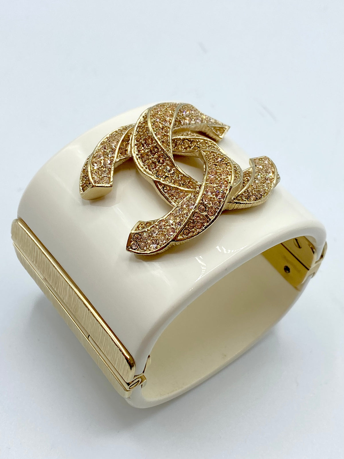 CHANEL | Manchette CC Strass