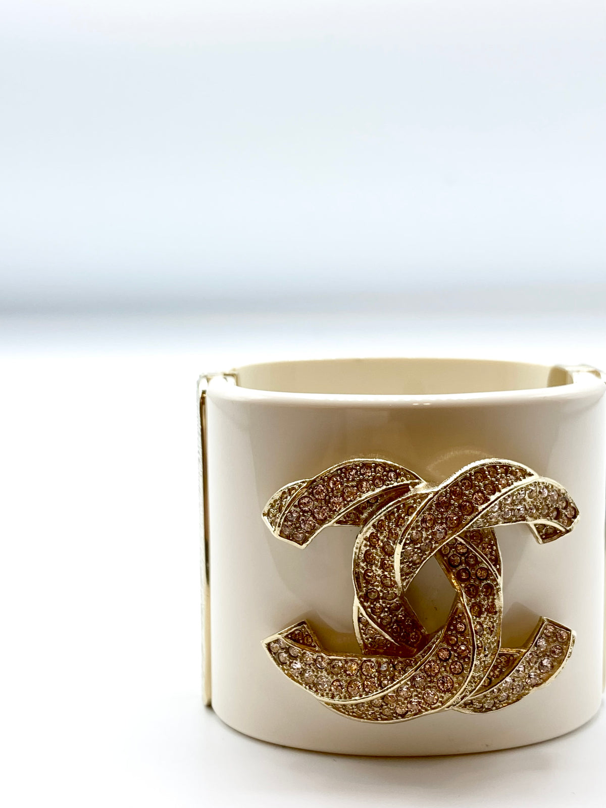 CHANEL | Manchette CC Strass