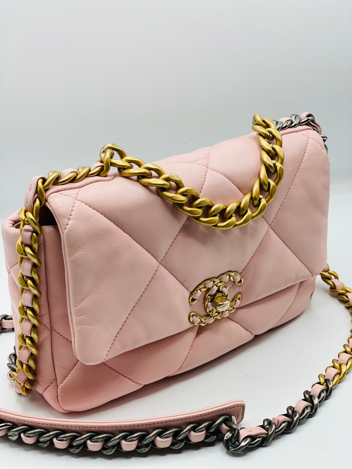 CHANEL | Chanel 19 in Pastel Pink