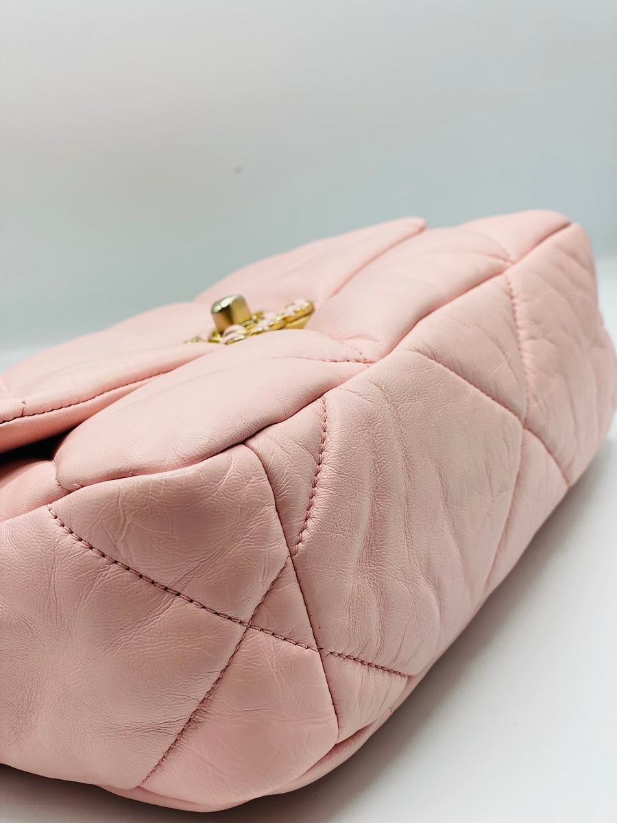 CHANEL | Chanel 19 in Pastel Pink – Greemour