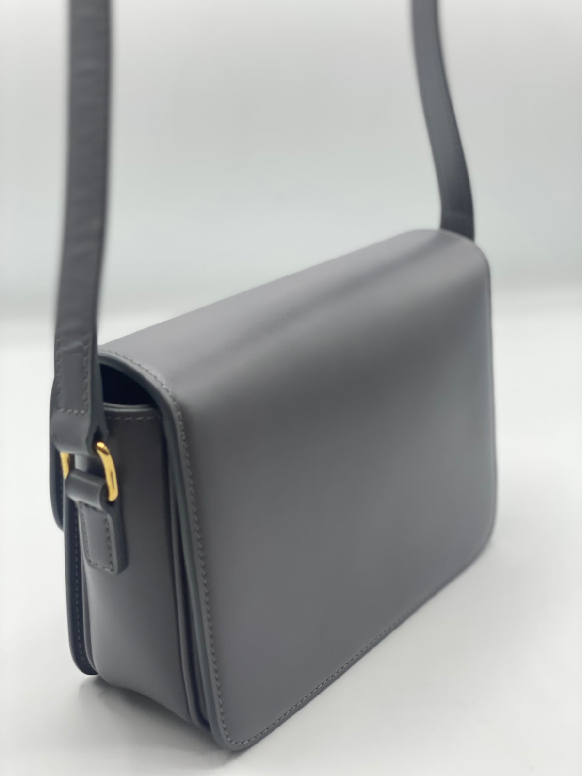 CELINE | TRIOMPHE TEEN BAG IN GRAY CALFSKIN LEATHER