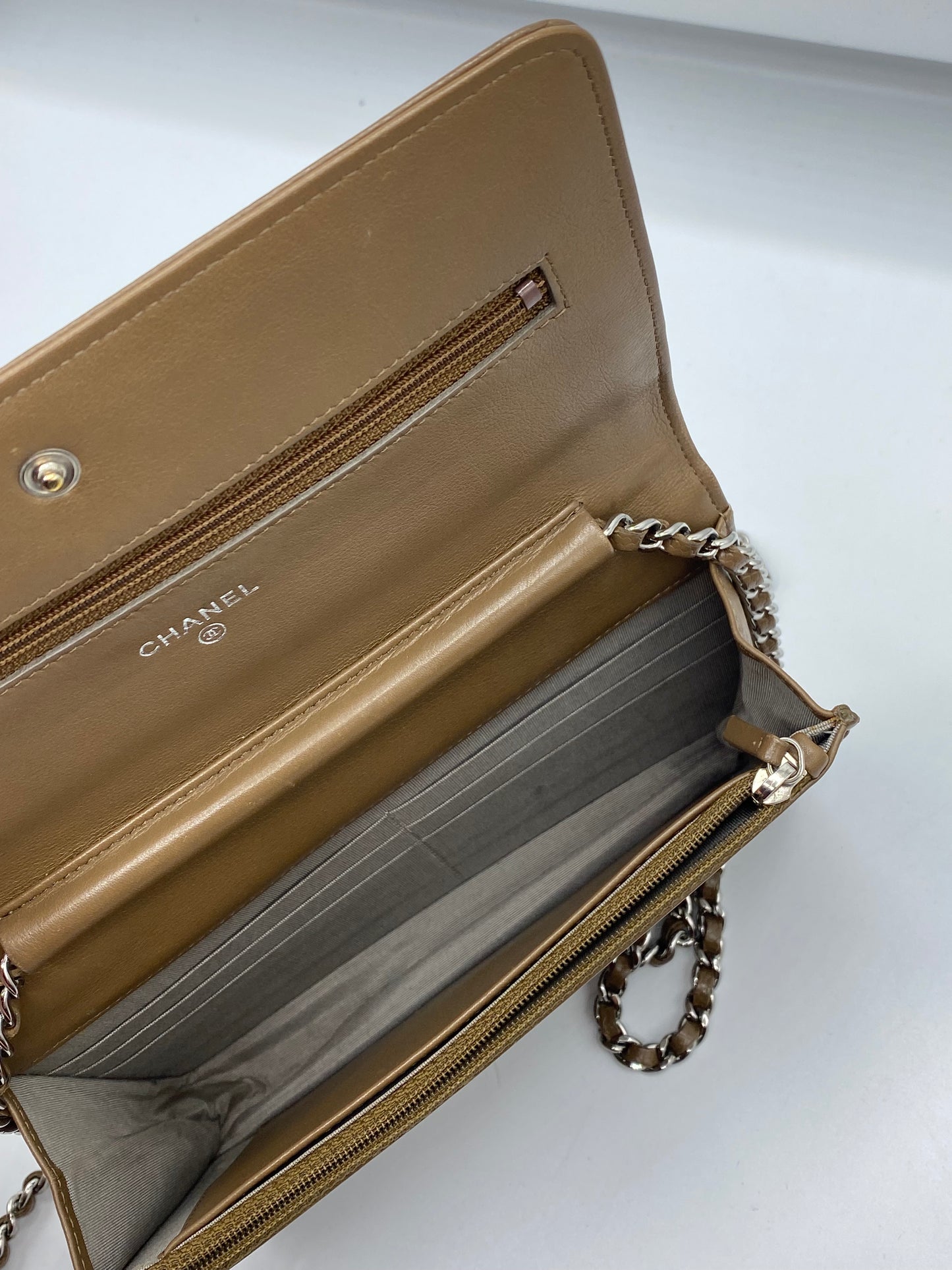CHANEL | CC Wallet on Chain Khaki