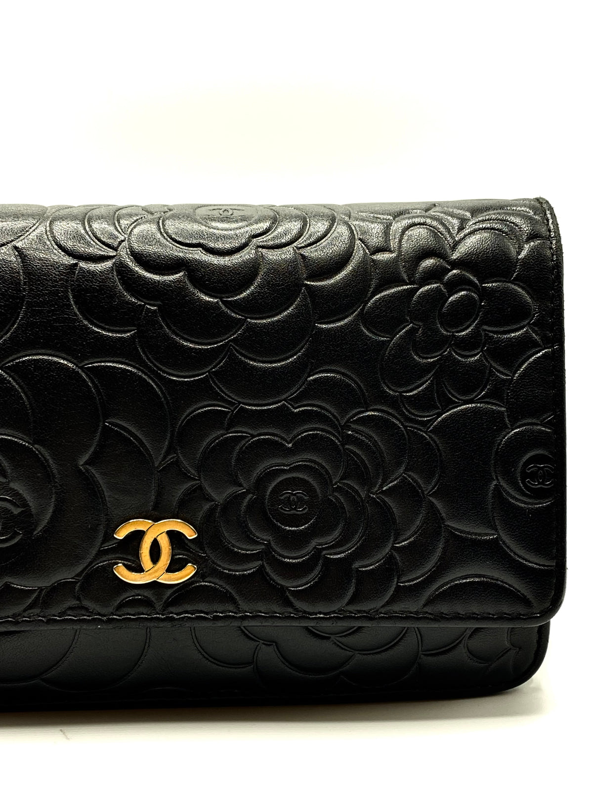 CHANEL |  Camellia Embossed Wallet On Chain