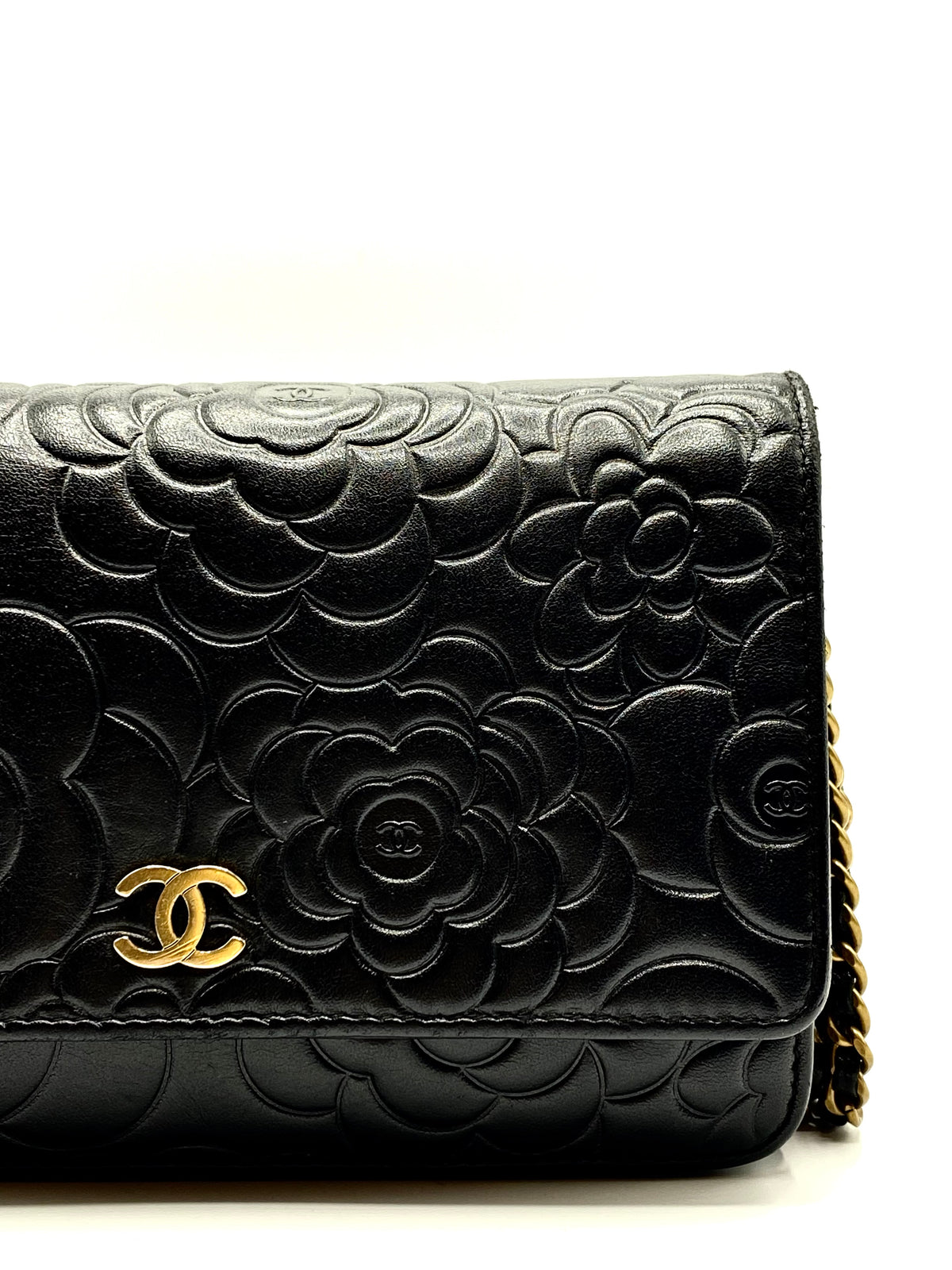 CHANEL |  Camellia Embossed Wallet On Chain