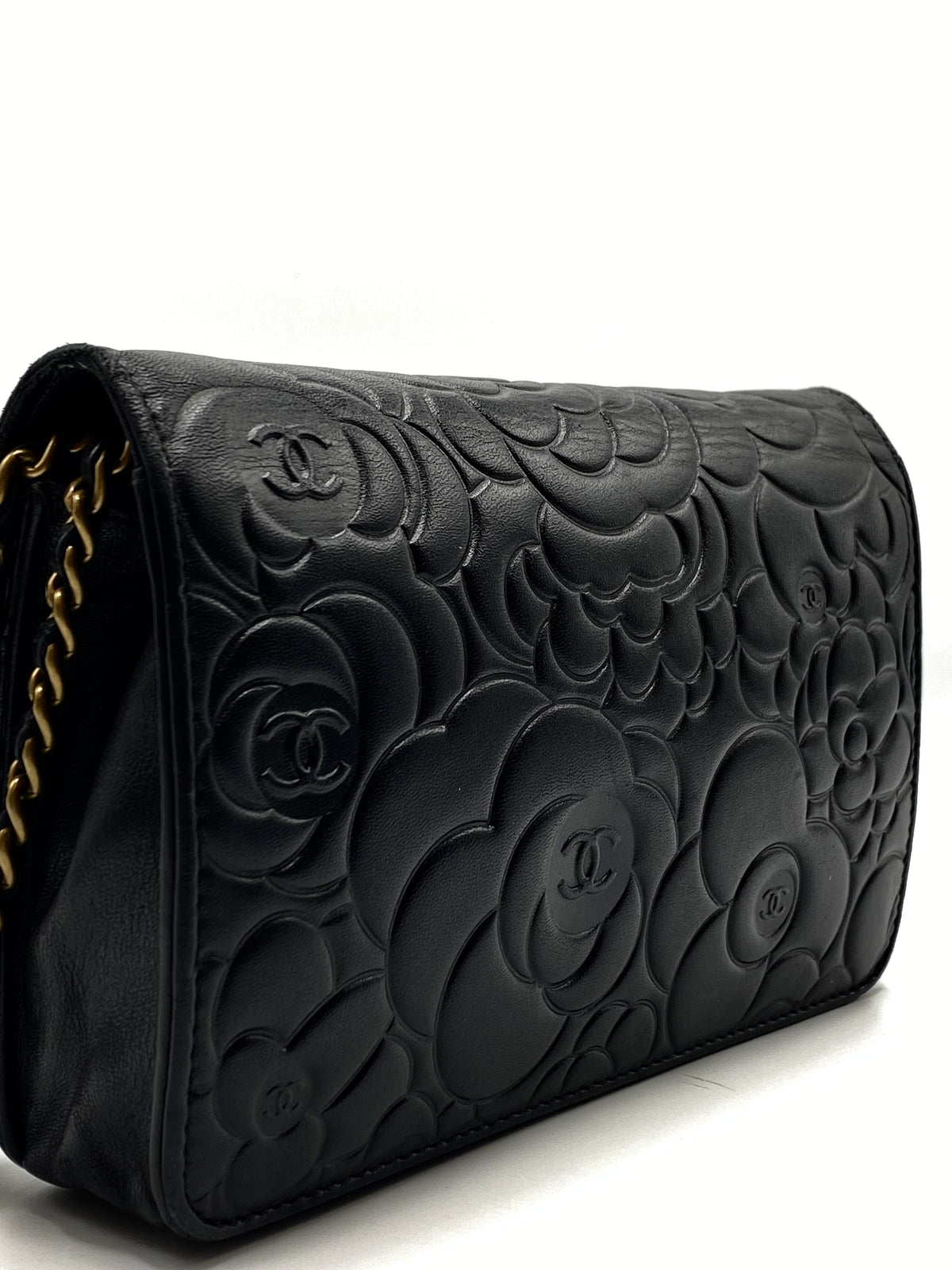 CHANEL |  Camellia Embossed Wallet On Chain