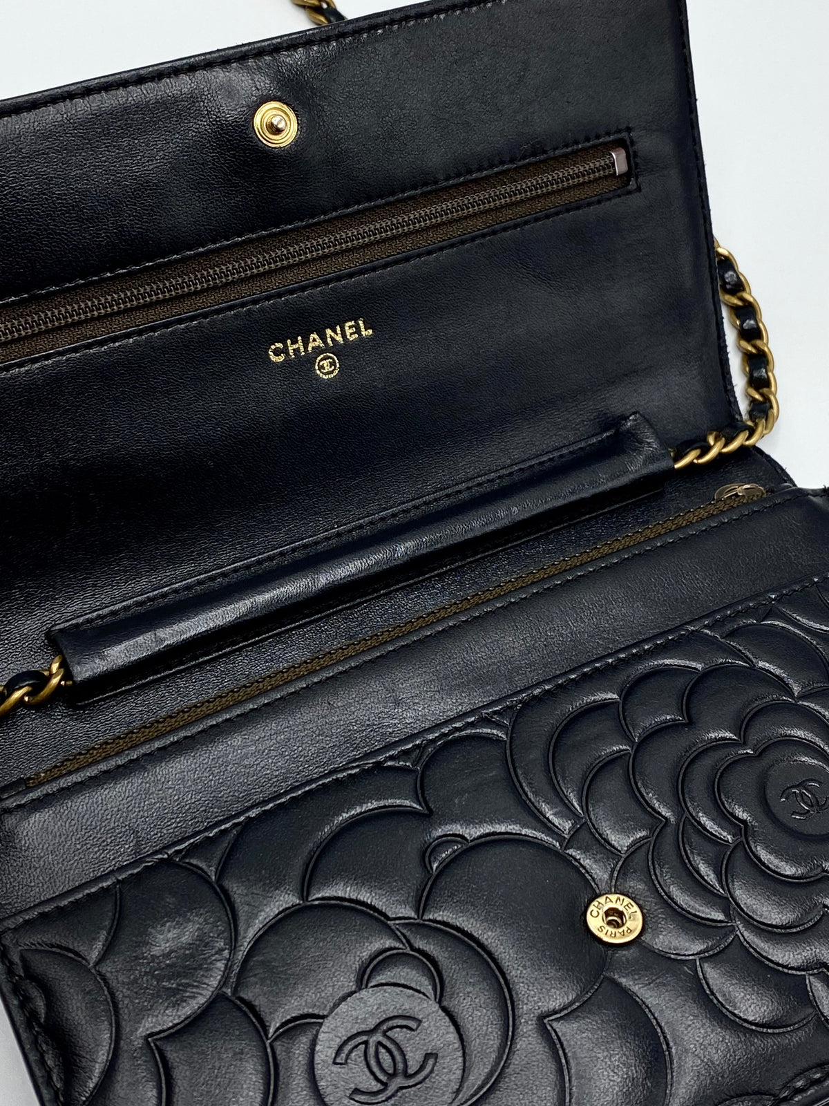 CHANEL |  Camellia Embossed Wallet On Chain